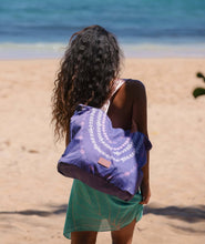 Load image into Gallery viewer, Crown Flower Lei - Everyday Bag