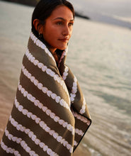 Load image into Gallery viewer, Beach Towel - Pikake Lei