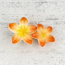 Load image into Gallery viewer, Plumeria Flower Hair Clip