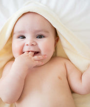 Load image into Gallery viewer, Keiki Hooded Towel Queens