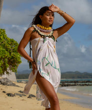 Load image into Gallery viewer, Lei Love - Laren Roth Pareo