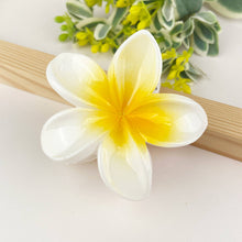 Load image into Gallery viewer, Plumeria Hair Clip