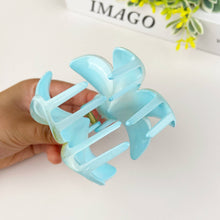 Load image into Gallery viewer, Plumeria Hair Clip