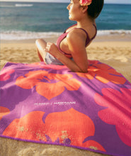 Load image into Gallery viewer, Beach Towel - Aloalo with Hawaiian Airlines