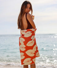 Load image into Gallery viewer, Beach Towel Kalo ʻUla