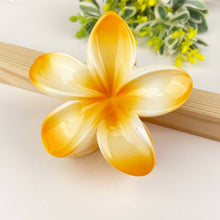 Load image into Gallery viewer, Plumeria Hair Clip