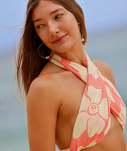 Load image into Gallery viewer, Puakenikeni Coral Pareo