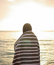 Load image into Gallery viewer, Beach Towel - Pikake Lei

