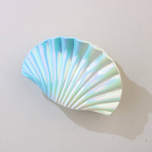 Load image into Gallery viewer, Oversized Seashell Claw Clip
