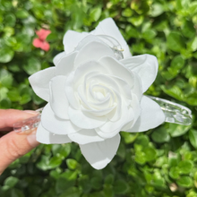 Load image into Gallery viewer, Gardenia Claw Clip
