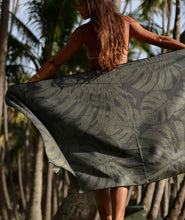 Load image into Gallery viewer, Beach Towel - Monstera
