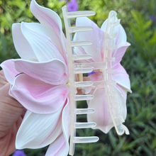 Load image into Gallery viewer, Lily Pink Claw Clip
