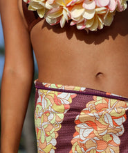 Load image into Gallery viewer, Beach Towel - Summer Lei
