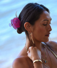 Load image into Gallery viewer, Single ʻOpihi Hair Clip

