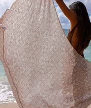 Load image into Gallery viewer, Local Motion Hibiscus Tile Pareo
