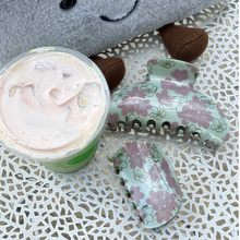 Load image into Gallery viewer, Sakura Matcha Bombucha Claw Clip
