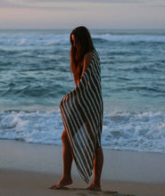 Load image into Gallery viewer, Pikake Lei Pareo

