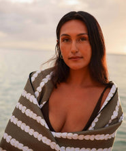 Load image into Gallery viewer, Beach Towel - Pikake Lei
