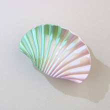 Load image into Gallery viewer, Oversized Seashell Claw Clip
