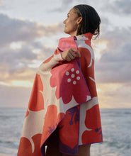 Load image into Gallery viewer, Beach Towel - Aloalo with Hawaiian Airlines
