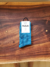 Load image into Gallery viewer, Hawaiian Print Sock - Shaka
