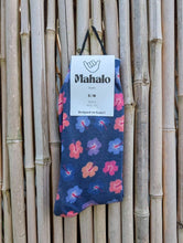 Load image into Gallery viewer, Multi Color Hibiscus sock
