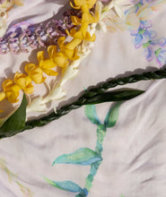 Load image into Gallery viewer, Lei Love - Laren Roth Pareo
