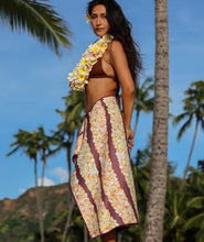 Load image into Gallery viewer, Beach Towel - Summer Lei
