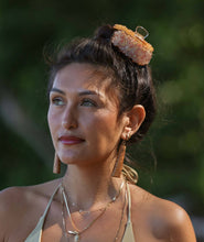 Load image into Gallery viewer, Mini Summer Lei - Hair Clip
