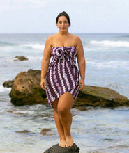 Load image into Gallery viewer, Crown Flower Pareo Sarong
