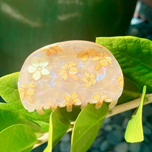 Load image into Gallery viewer, Puakenikeni Mahina Claw Clip
