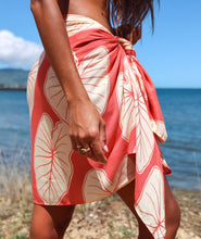 Load image into Gallery viewer, Kalo ʻUla Pareo
