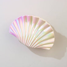 Load image into Gallery viewer, Oversized Seashell Claw Clip
